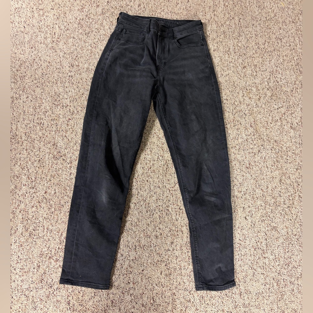 American Eagle Outfitters Mom Jeans